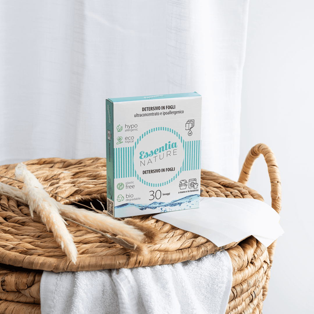 AMOUR Parfums Vse za perilo EKOLOŠKI DETERGENT V LISTIČIH ESSENTIA - 30 pranj